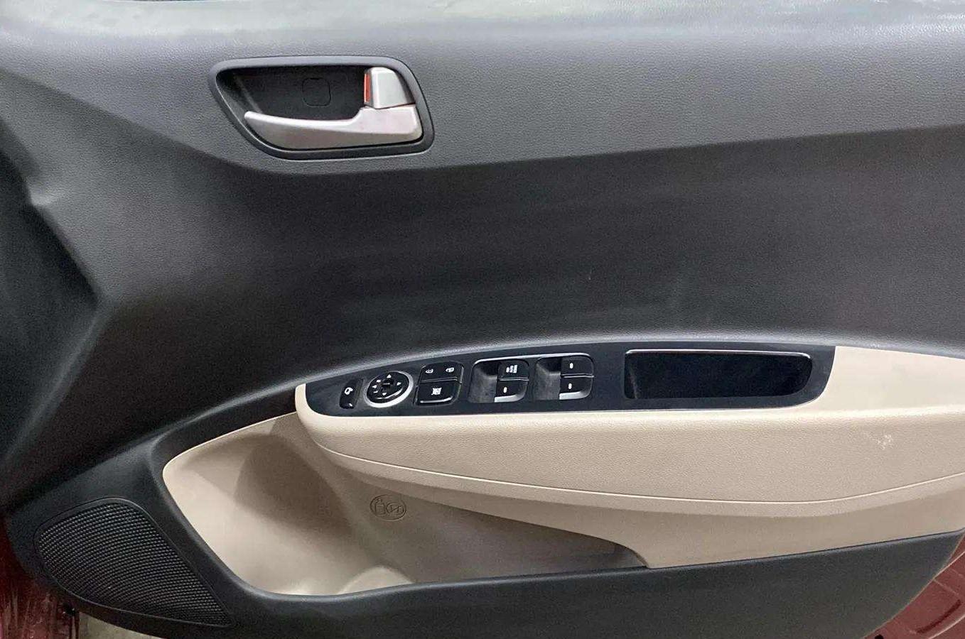 2014 Hyundai Grand i10 ASTA AT 1.2 KAPPA VTVT, Petrol, Automatic, 40,182 km, Driver Side Door Panels Control
