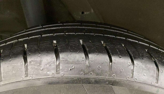 2020 Hyundai VENUE S 1.2, Petrol, Manual, 19,058 km, Right Rear Tyre Tread