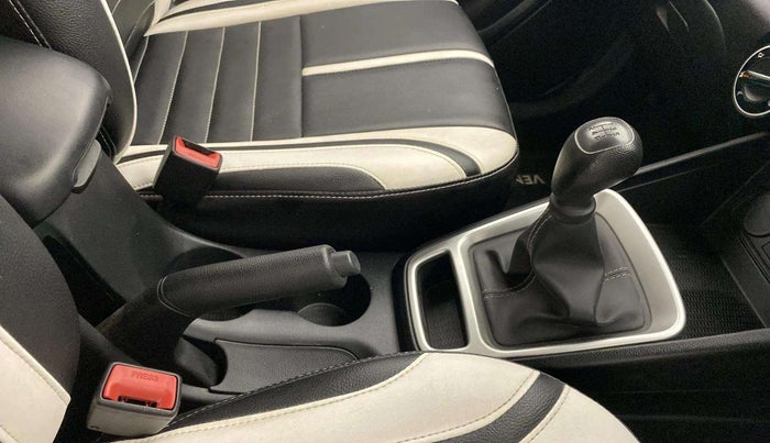 2020 Hyundai VENUE S 1.2, Petrol, Manual, 19,058 km, Gear Lever