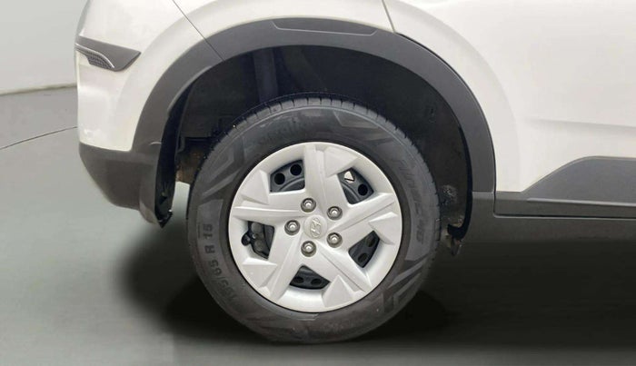 2020 Hyundai VENUE S 1.2, Petrol, Manual, 19,058 km, Right Rear Wheel