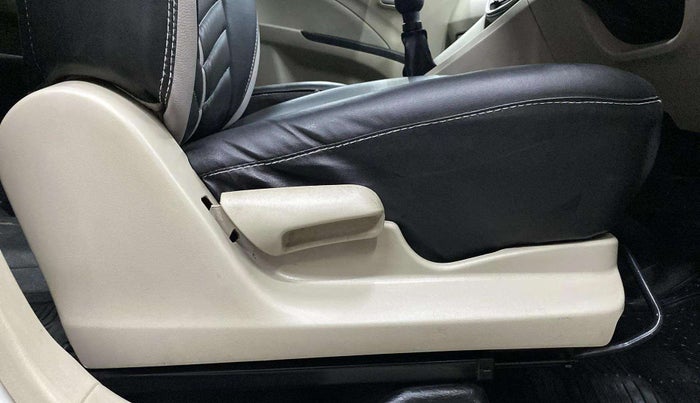2018 Maruti Celerio VXI (O) CNG, CNG, Manual, 78,061 km, Driver Side Adjustment Panel