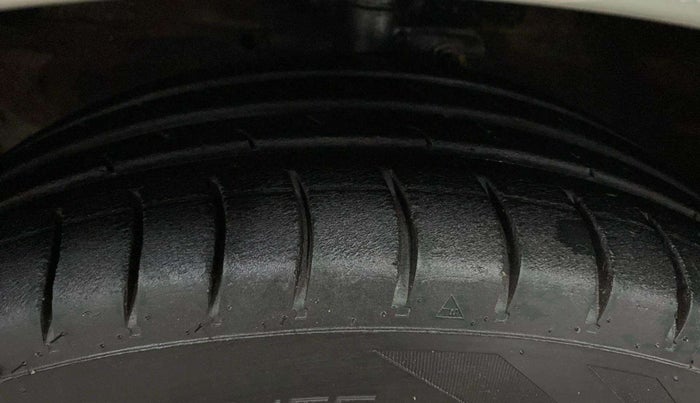 2018 Maruti Celerio VXI (O) CNG, CNG, Manual, 78,061 km, Left Front Tyre Tread
