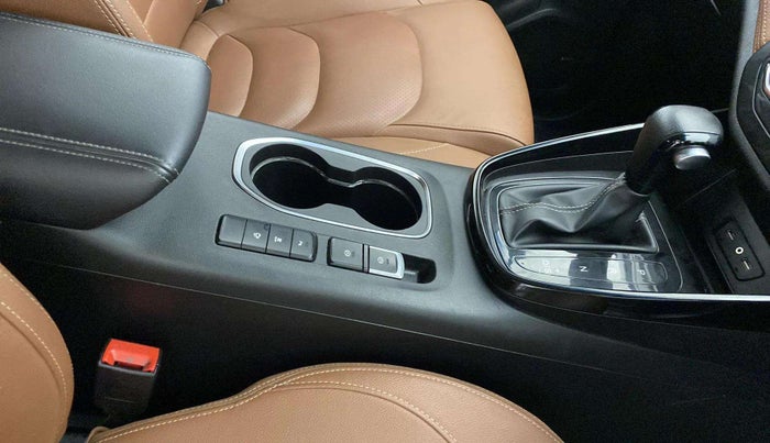 2020 MG HECTOR PLUS SHARP 1.5 PETROL TURBO DCT 6-STR, Petrol, Automatic, 40,758 km, Gear Lever