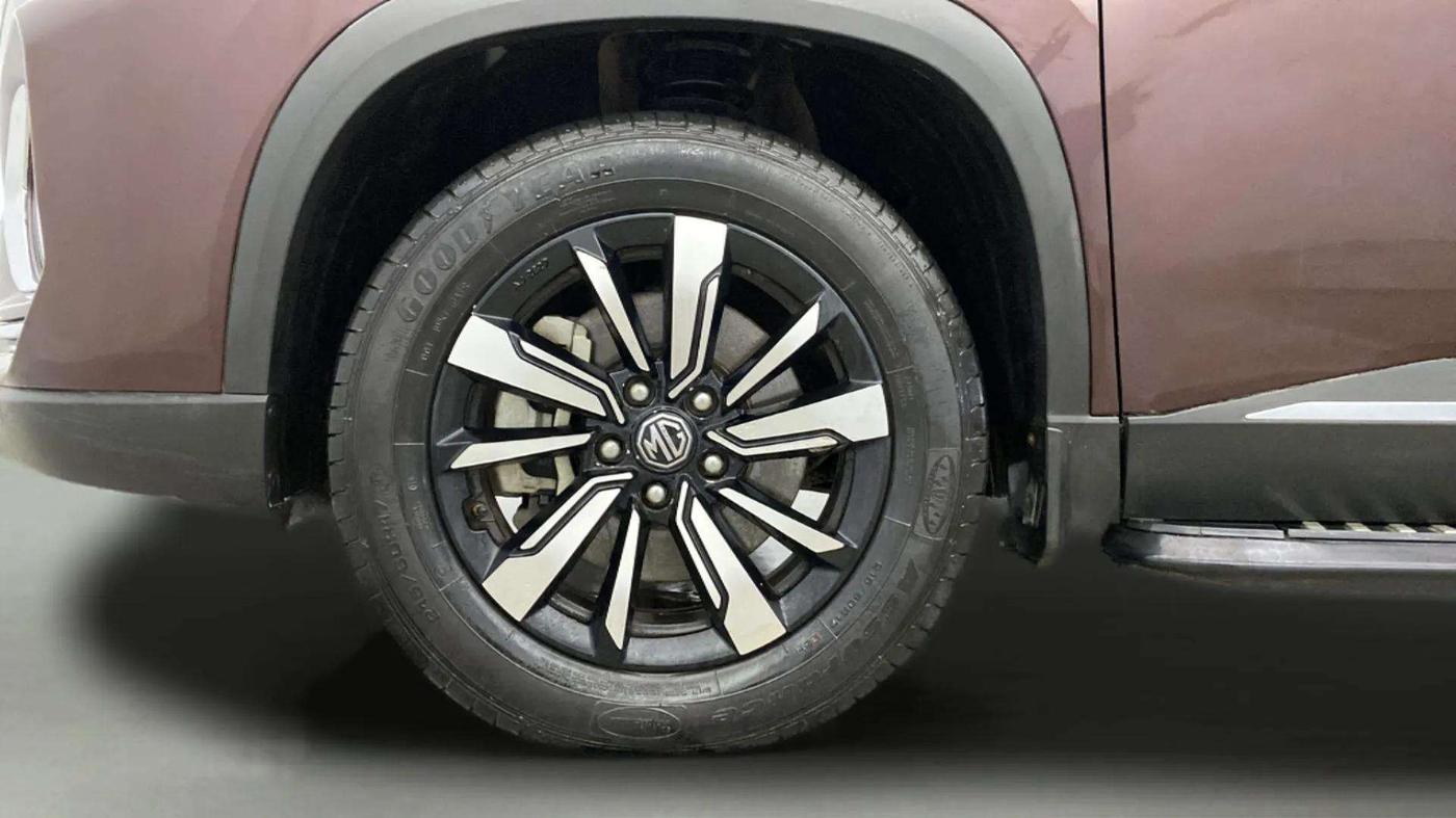 2020 MG HECTOR PLUS SHARP 1.5 PETROL TURBO DCT 6-STR, Petrol, Automatic, 40,758 km, Left Front Wheel