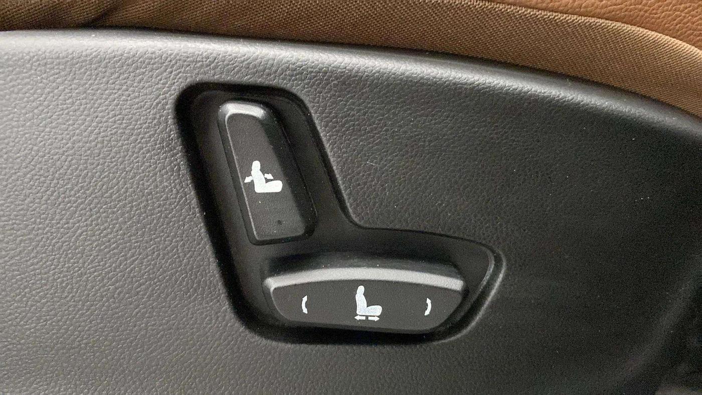 2020 MG HECTOR PLUS SHARP 1.5 PETROL TURBO DCT 6-STR, Petrol, Automatic, 40,758 km, Driver Side Adjustment Panel