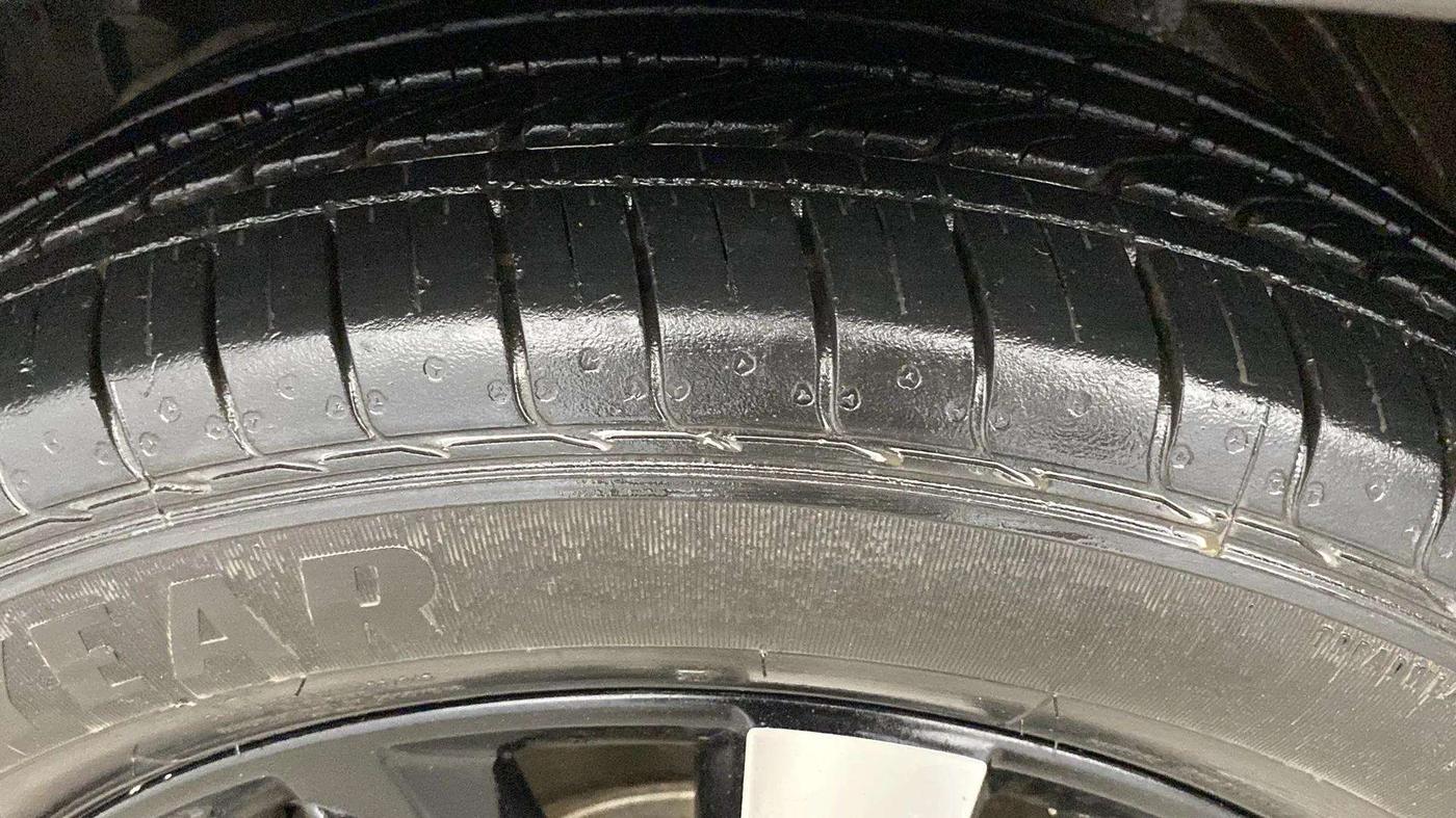 2020 MG HECTOR PLUS SHARP 1.5 PETROL TURBO DCT 6-STR, Petrol, Automatic, 40,758 km, Left Rear Tyre Tread