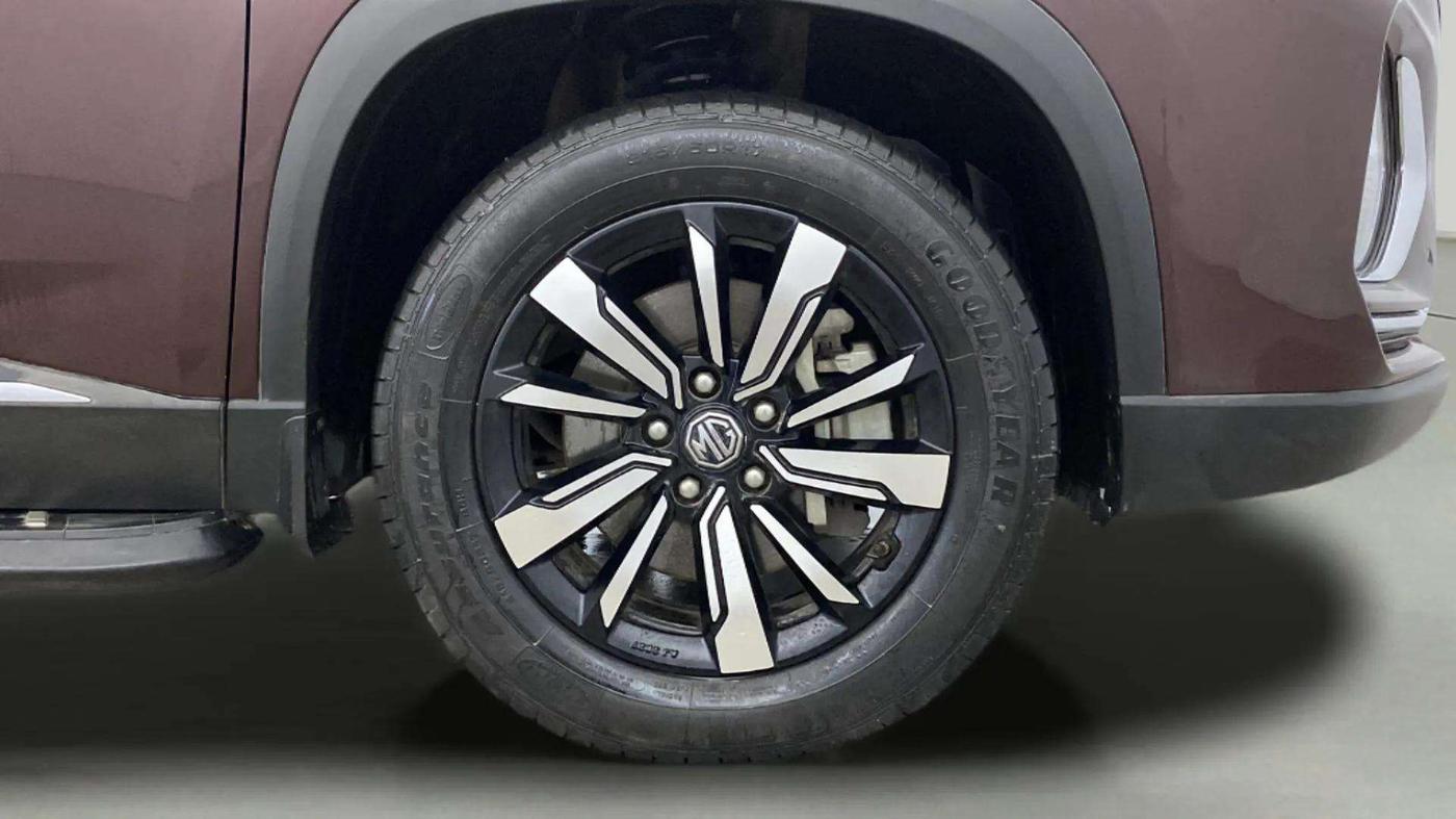2020 MG HECTOR PLUS SHARP 1.5 PETROL TURBO DCT 6-STR, Petrol, Automatic, 40,758 km, Right Front Wheel