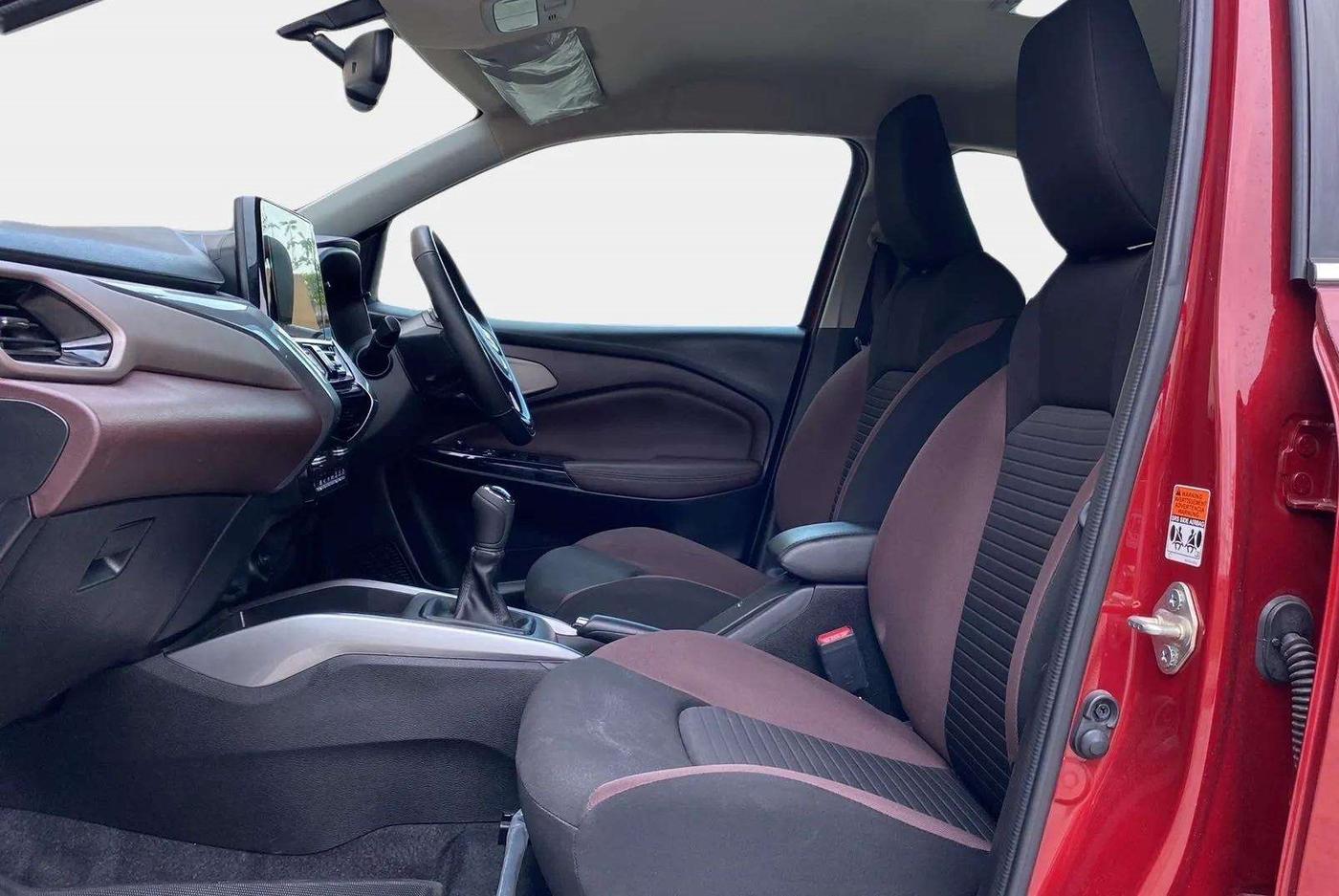 2024 Maruti FRONX ALPHA 1.0L TURBO MT DUAL TONE, Petrol, Manual, 3,605 km, Right Side Front Door Cabin