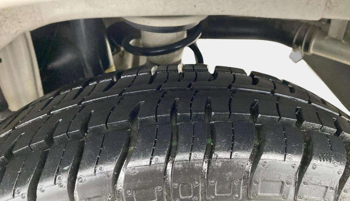 2015 Maruti Alto 800 LXI, Petrol, Manual, 4,379 km, Left Rear Tyre Tread