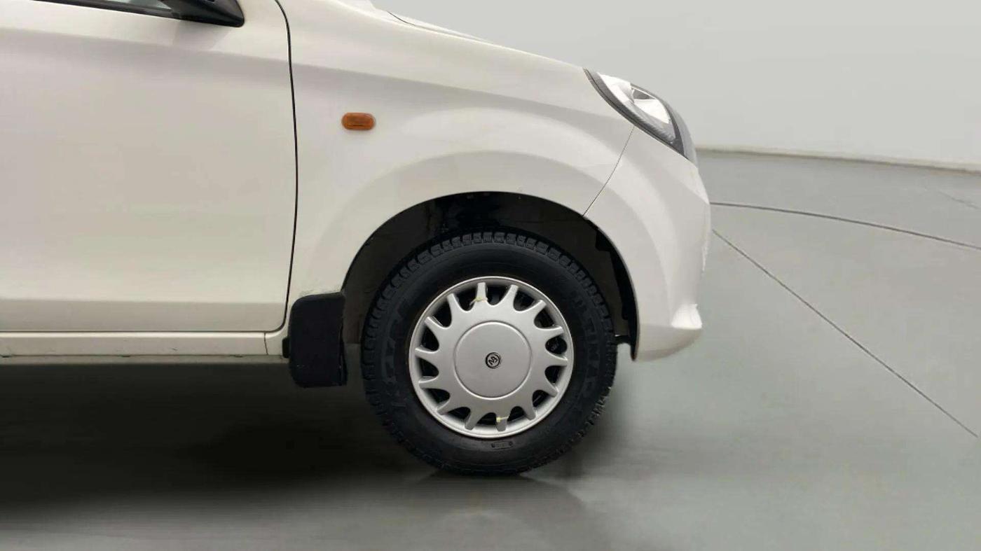 2015 Maruti Alto 800 LXI, Petrol, Manual, 4,379 km, Right Front Wheel