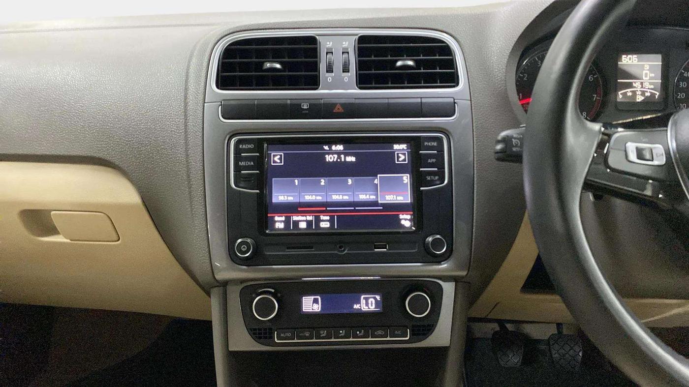2019 Volkswagen Vento HIGHLINE 1.6 MPI, Petrol, Manual, 4,517 km, Air Conditioner