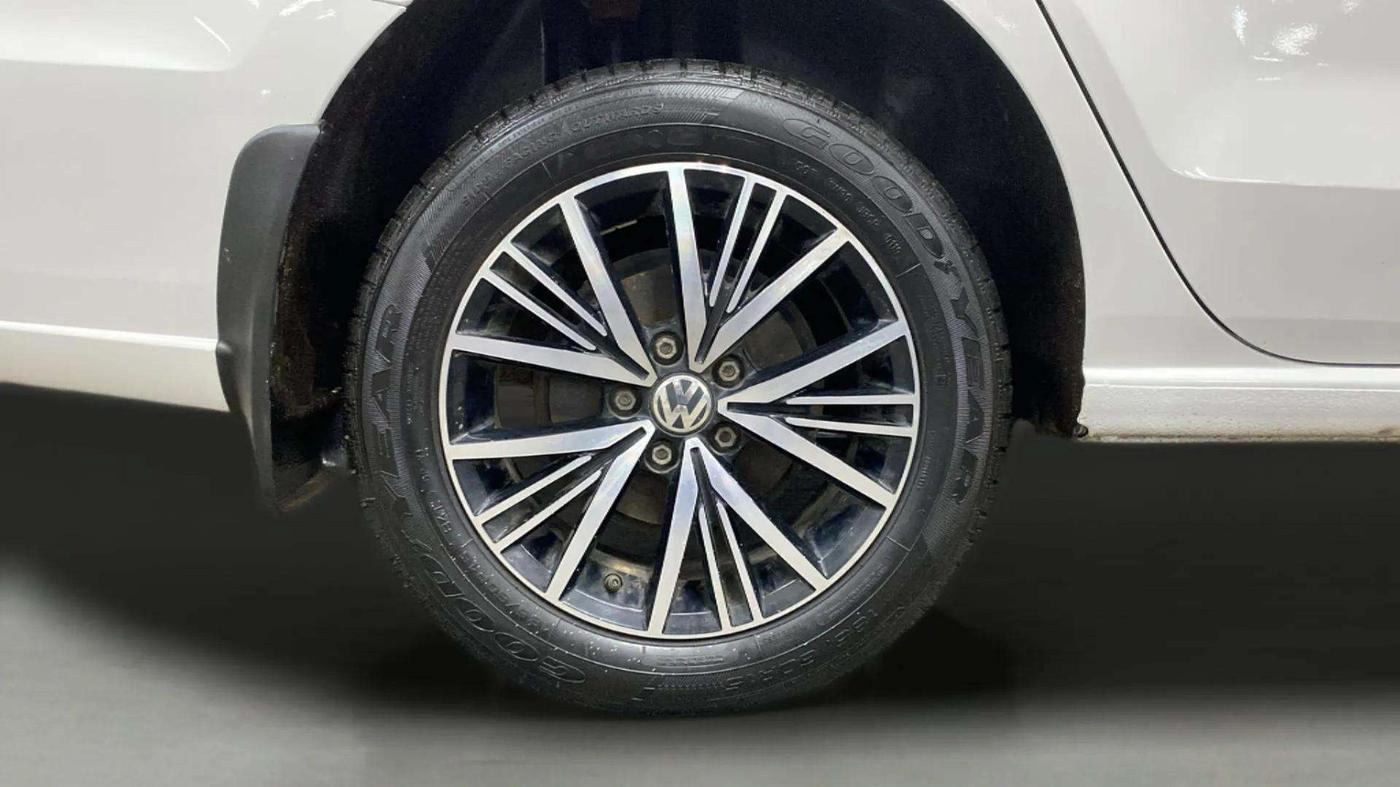 2019 Volkswagen Vento HIGHLINE 1.6 MPI, Petrol, Manual, 4,517 km, Right Rear Wheel