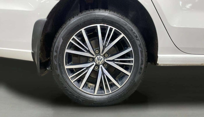 2019 Volkswagen Vento HIGHLINE 1.6 MPI, Petrol, Manual, 4,517 km, Right Rear Wheel