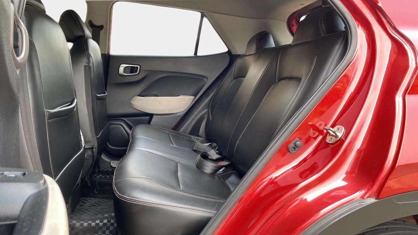 2022 Hyundai VENUE S PLUS 1.5 CRDI, Diesel, Manual, 33,569 km, Right Side Rear Door Cabin