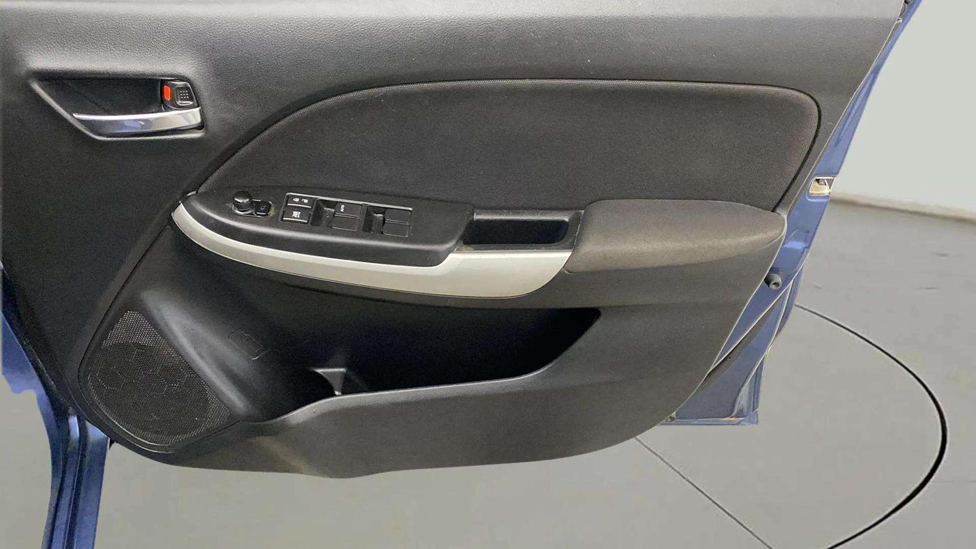 2017 Maruti Baleno DELTA PETROL 1.2, Petrol, Manual, 56,284 km, Driver Side Door Panels Control
