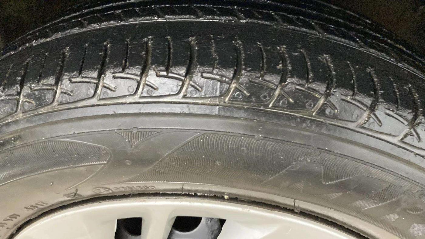 2017 Maruti Baleno DELTA PETROL 1.2, Petrol, Manual, 56,284 km, Right Front Tyre Tread