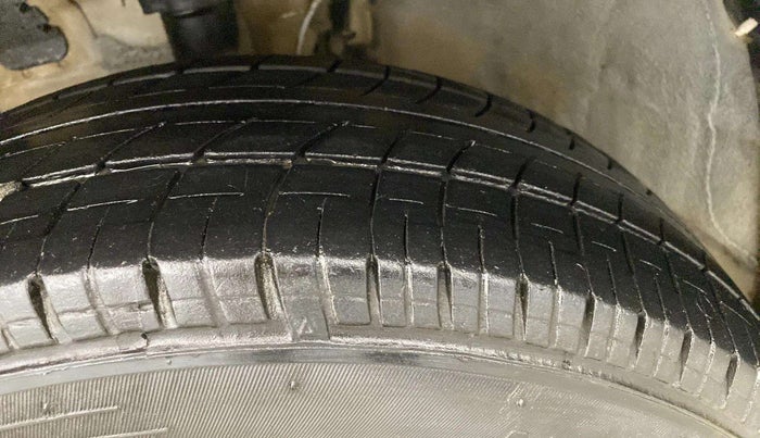 2018 Hyundai Elite i20 MAGNA EXECUTIVE 1.2, Petrol, Manual, 48,397 km, Left Front Tyre Tread