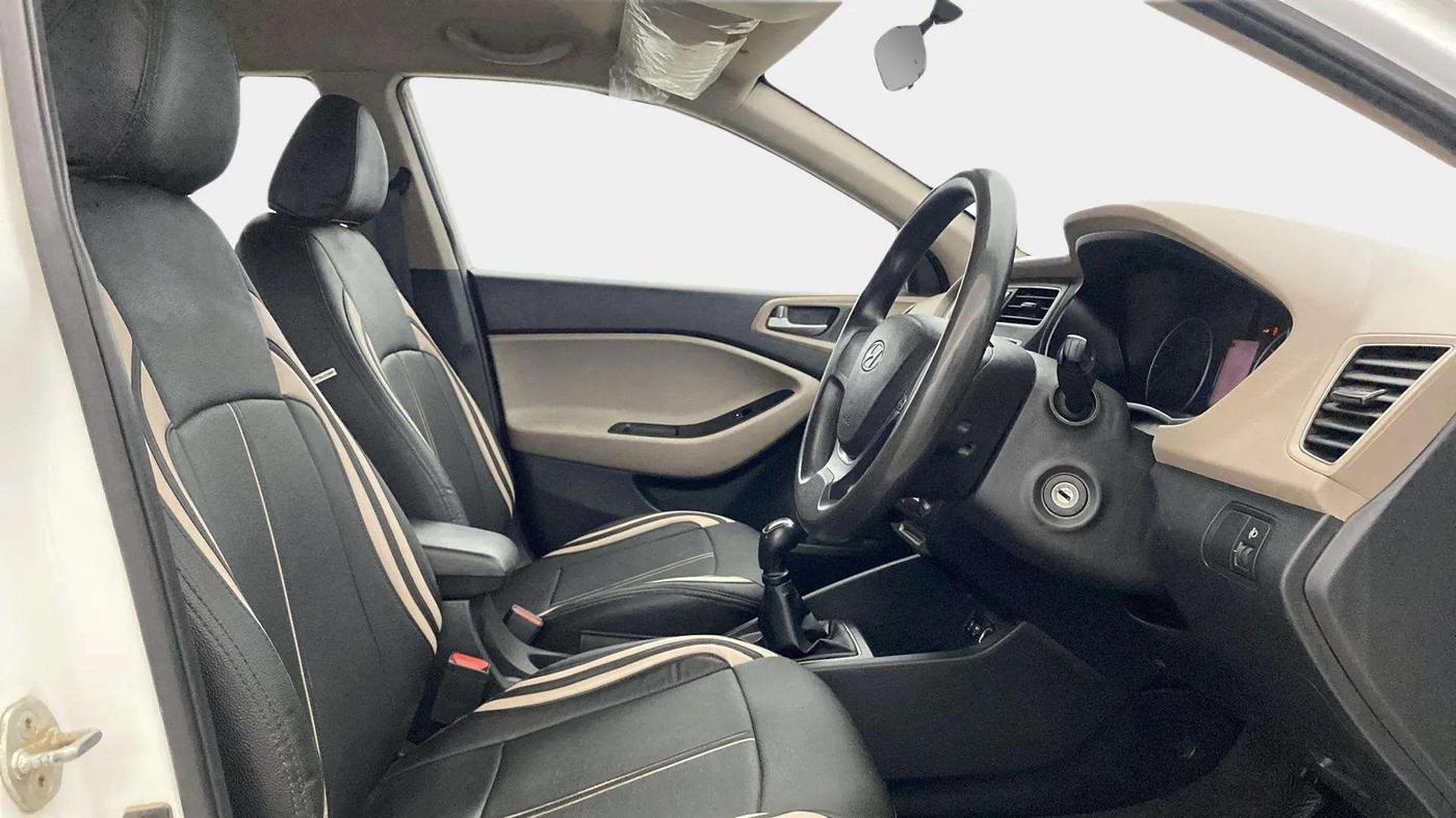 2018 Hyundai Elite i20 MAGNA EXECUTIVE 1.2, Petrol, Manual, 48,397 km, Right Side Front Door Cabin