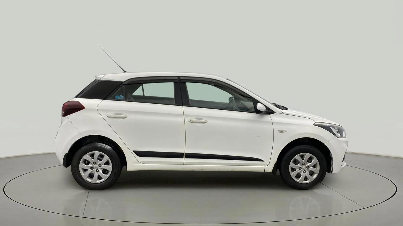2018 Hyundai Elite i20 MAGNA EXECUTIVE 1.2, Petrol, Manual, 48,397 km, Right Side View
