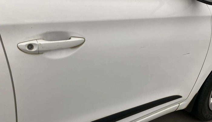 2018 Hyundai Elite i20 MAGNA EXECUTIVE 1.2, Petrol, Manual, 48,397 km, Driver-side door - Minor scratches