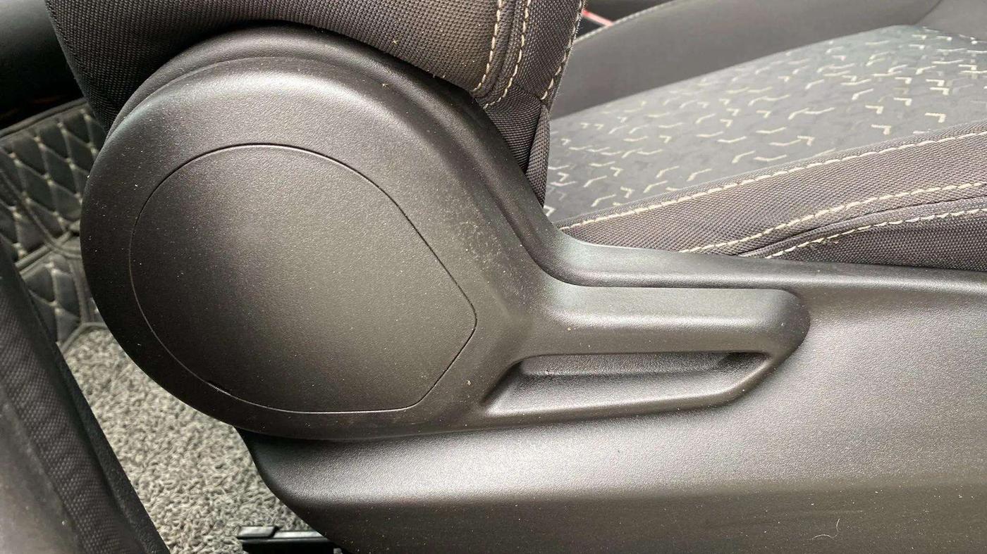 2021 Tata Tiago XT PETROL, Petrol, Manual, 31,594 km, Driver Side Adjustment Panel