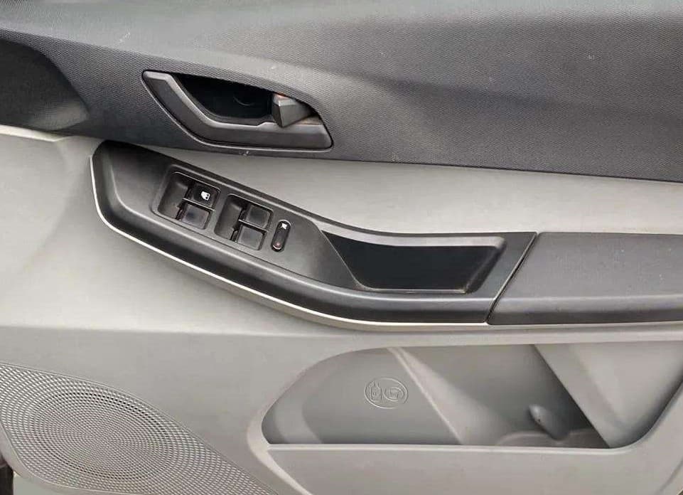 2021 Tata Tiago XT PETROL, Petrol, Manual, 31,594 km, Driver Side Door Panels Control