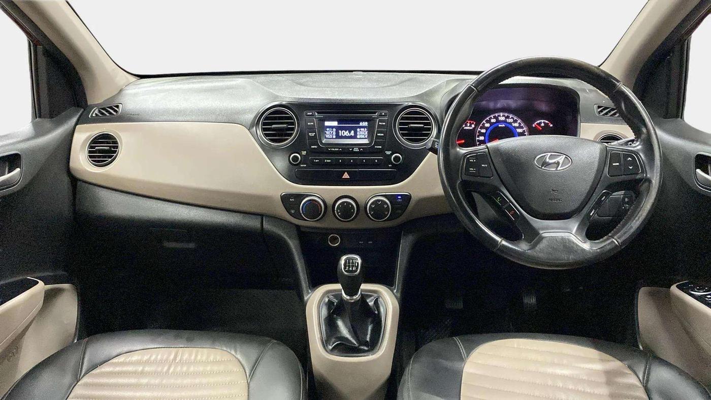 2015 Hyundai Grand i10 ASTA (O) 1.2 KAPPA VTVT, Petrol, Manual, 29,513 km, Dashboard