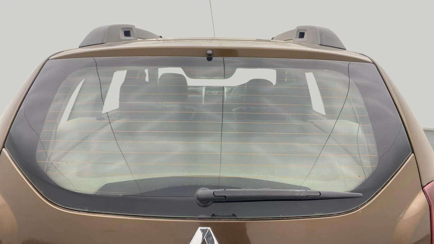 2017 Renault Duster RXS CVT, Petrol, Automatic, 42,921 km, Rear Windshield