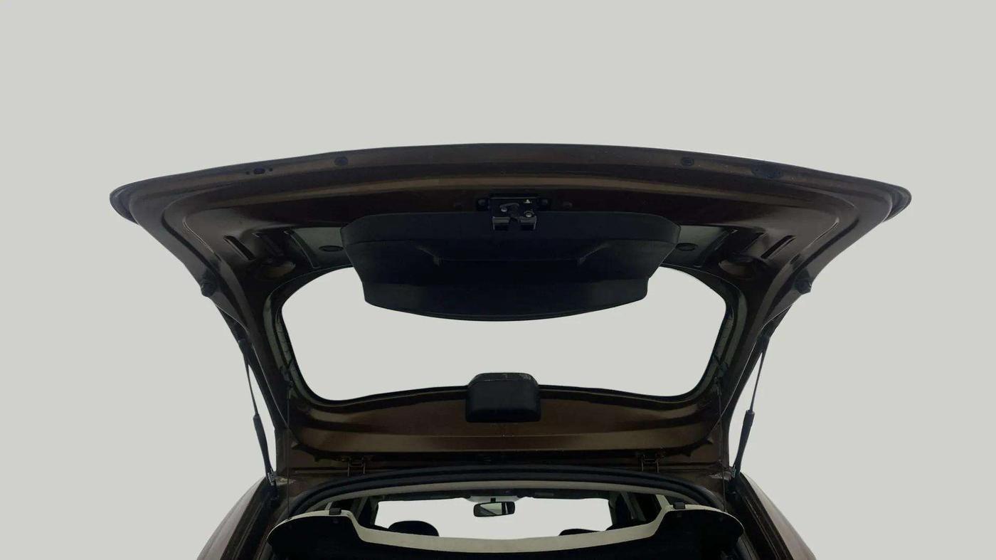 2017 Renault Duster RXS CVT, Petrol, Automatic, 42,921 km, Boot Door Open