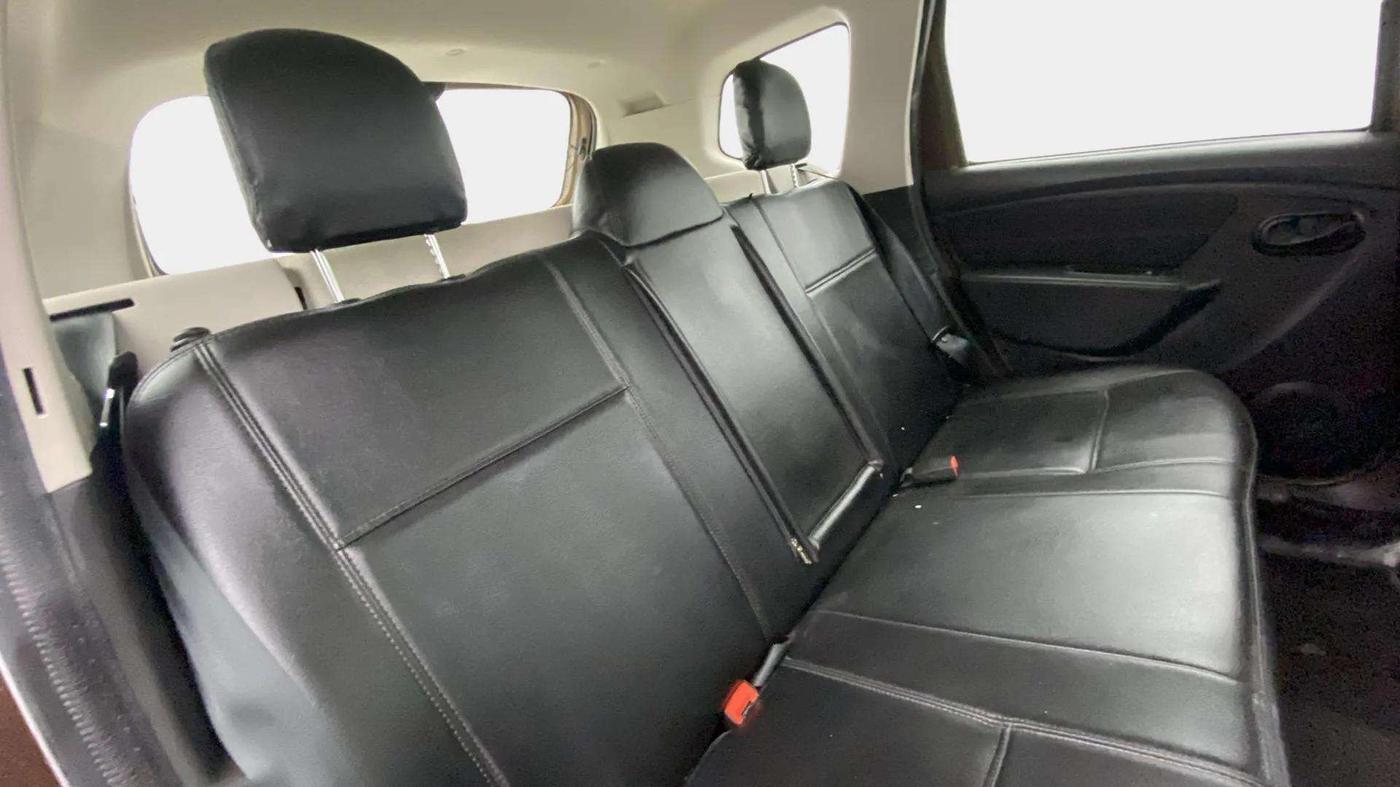 2017 Renault Duster RXS CVT, Petrol, Automatic, 42,921 km, Right Side Rear Door Cabin