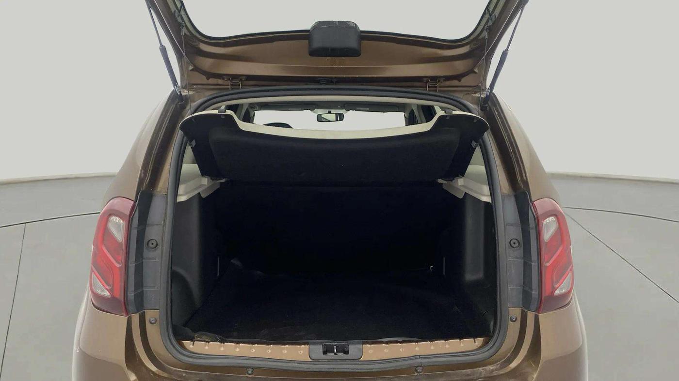 2017 Renault Duster RXS CVT, Petrol, Automatic, 42,921 km, Boot Inside