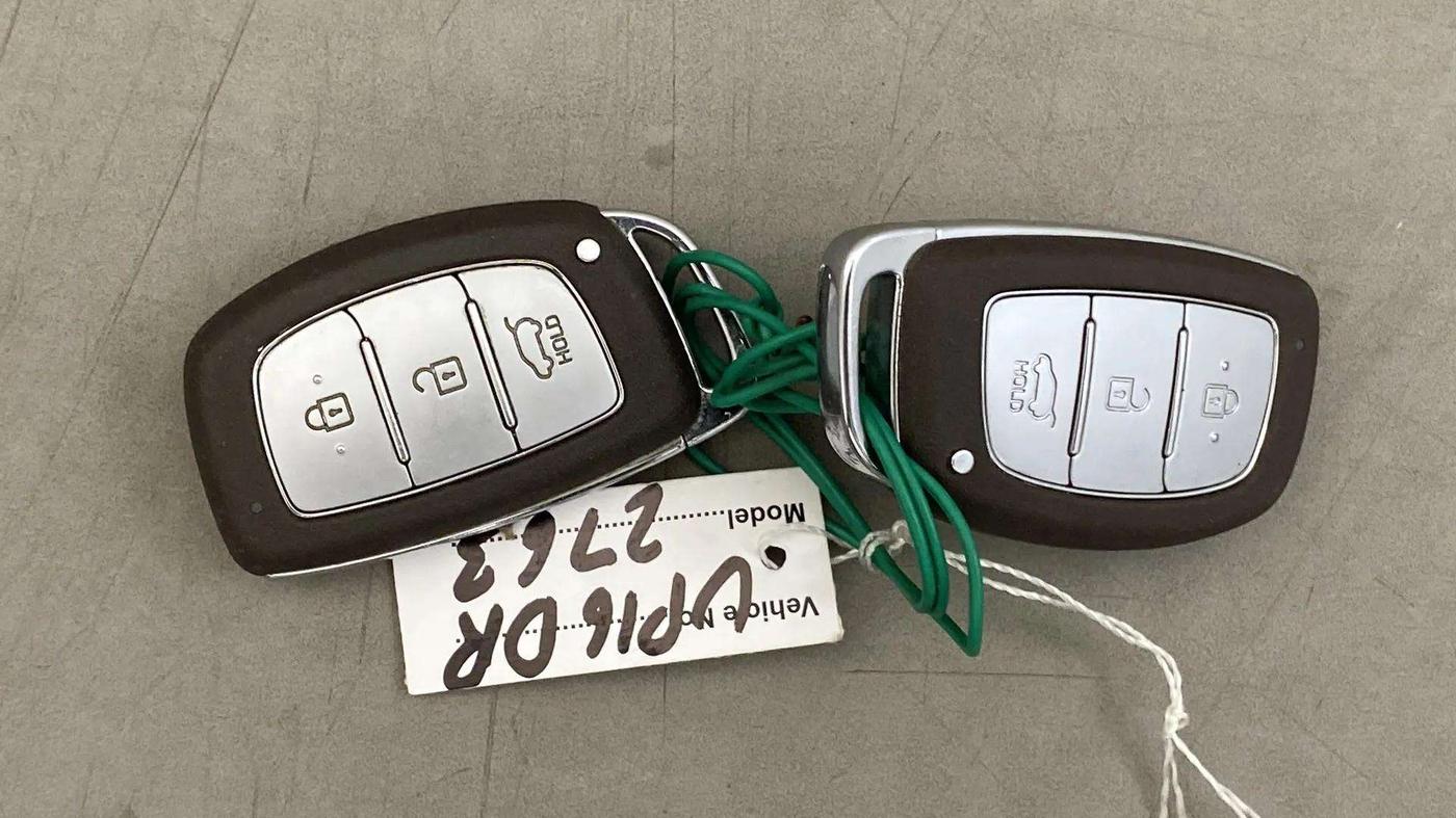 2023 Hyundai VENUE SX 1.2 PETROL, Petrol, Manual, 8,292 km, Key Close Up