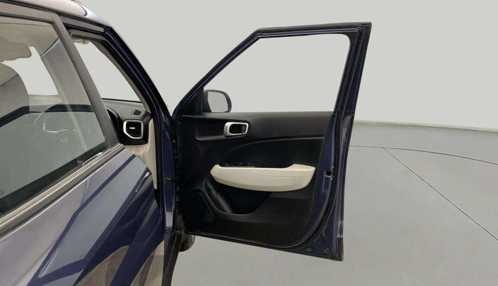 2023 Hyundai VENUE SX 1.2 PETROL, Petrol, Manual, 8,292 km, RHS Front Door