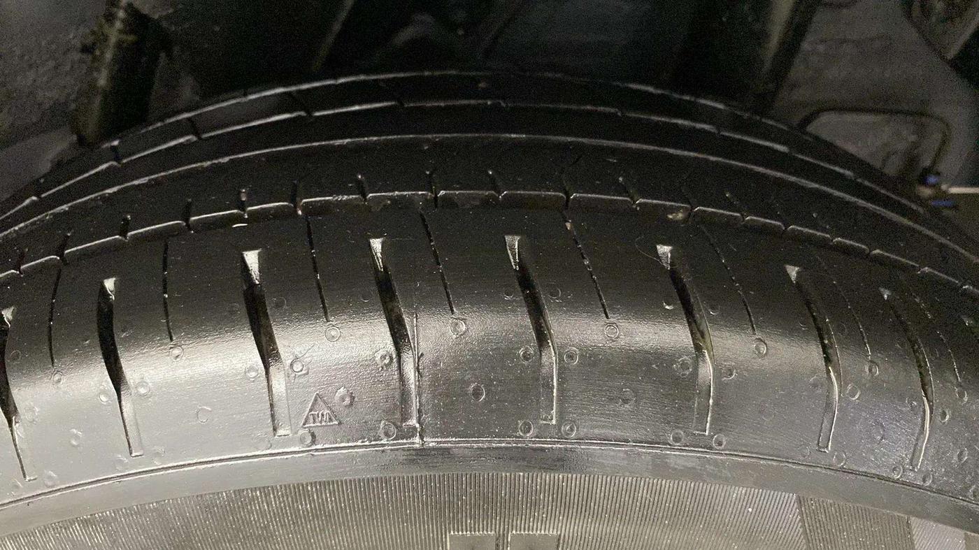 2023 Hyundai VENUE SX 1.2 PETROL, Petrol, Manual, 8,292 km, Left Rear Tyre Tread