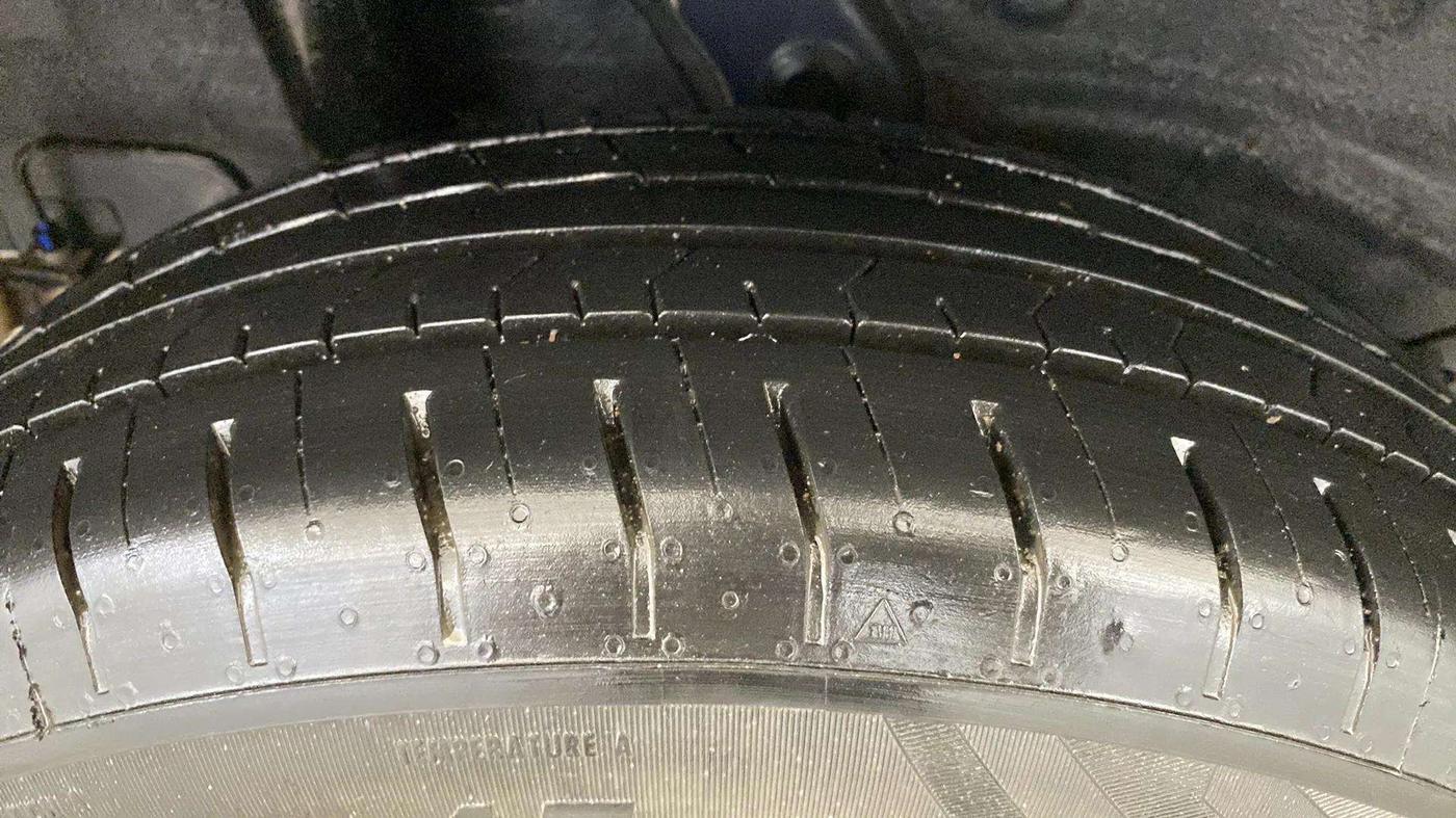 2023 Hyundai VENUE SX 1.2 PETROL, Petrol, Manual, 8,292 km, Right Rear Tyre Tread