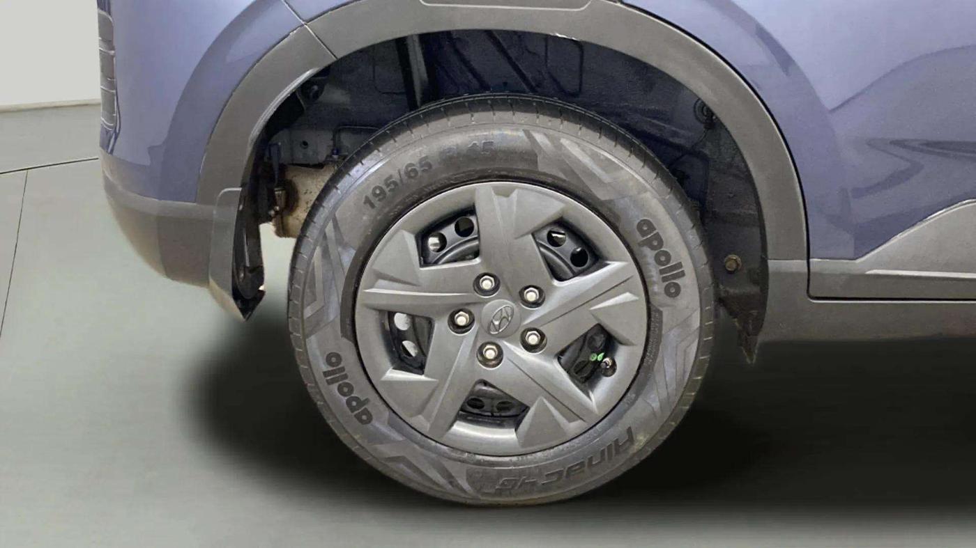 2023 Hyundai VENUE SX 1.2 PETROL, Petrol, Manual, 8,292 km, Right Rear Wheel