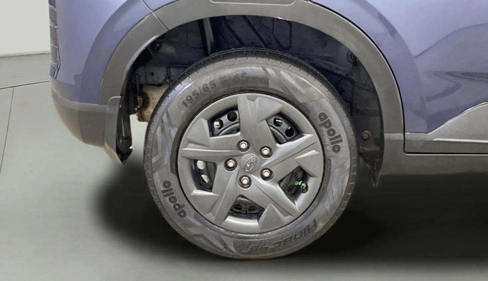 2023 Hyundai VENUE SX 1.2 PETROL, Petrol, Manual, 8,292 km, Right Rear Wheel