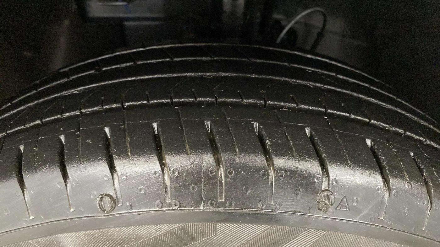 2023 Hyundai VENUE SX 1.2 PETROL, Petrol, Manual, 8,292 km, Left Front Tyre Tread