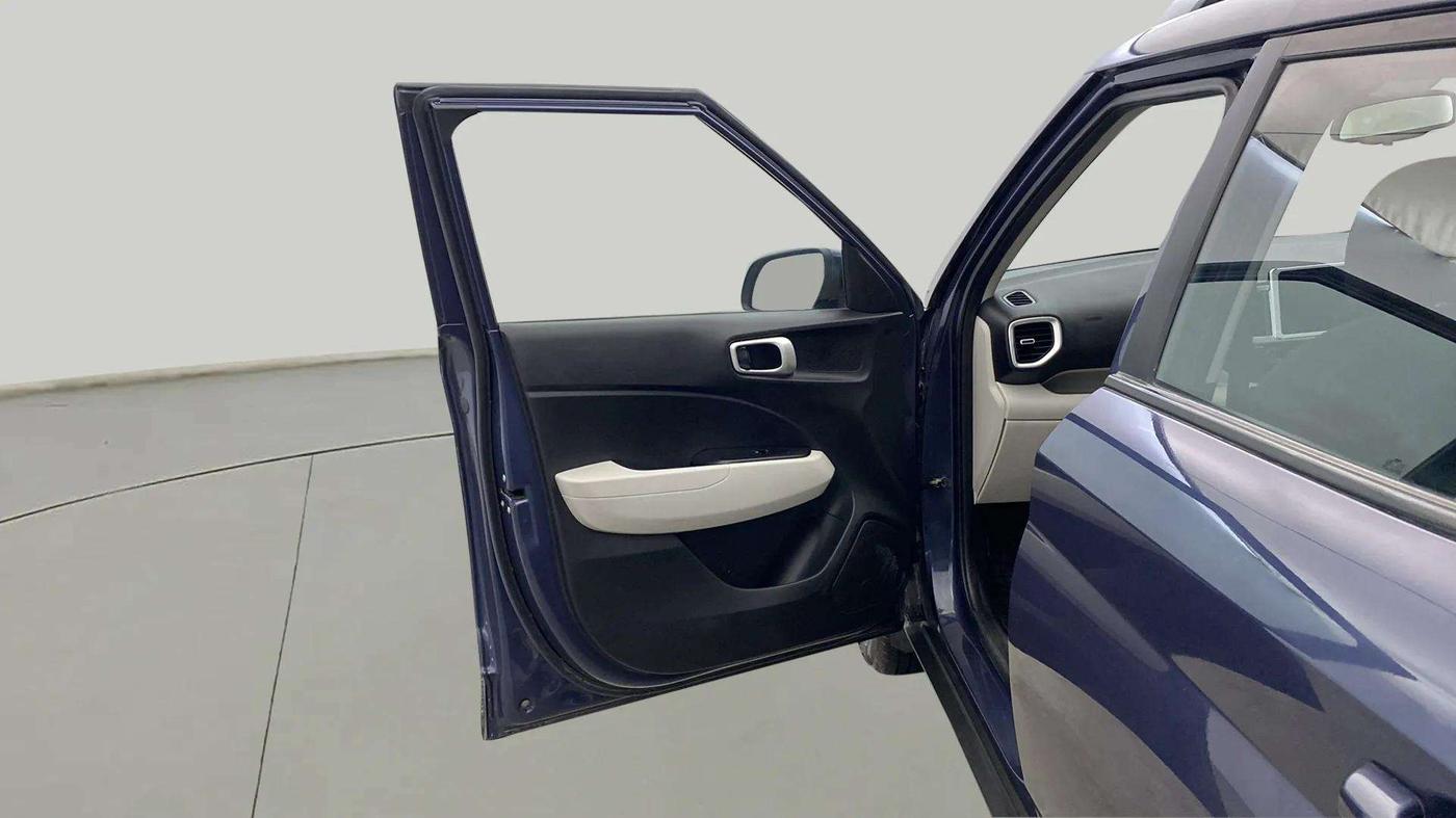 2023 Hyundai VENUE SX 1.2 PETROL, Petrol, Manual, 8,292 km, LHS Front Door
