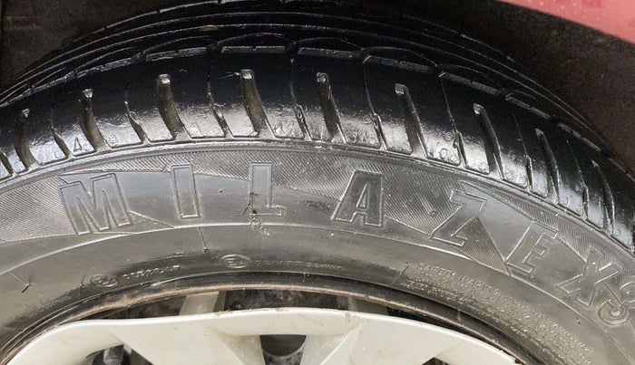 2015 Hyundai Grand i10 MAGNA 1.2 KAPPA VTVT, CNG, Manual, 44,375 km, Left Front Tyre Tread