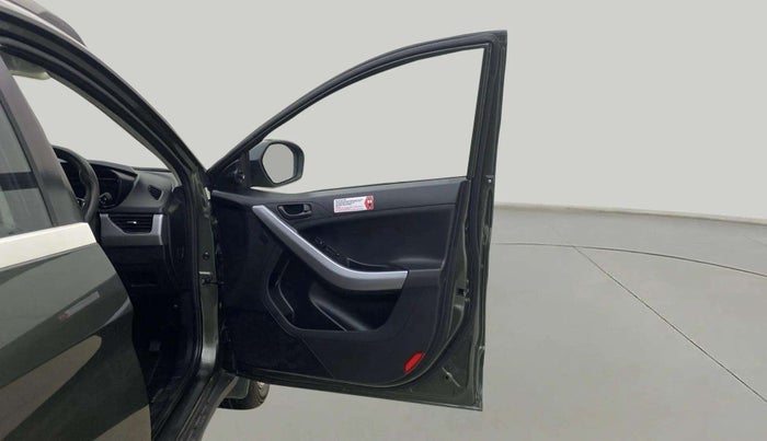 2022 Tata NEXON XMA SUNROOF PETROL, Petrol, Automatic, 23,825 km, RHS Front Door