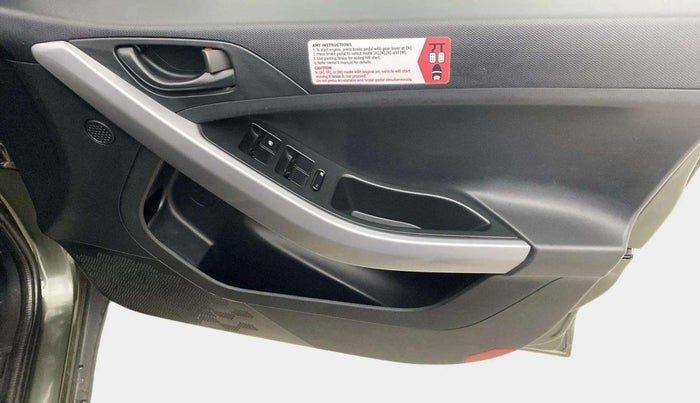 2022 Tata NEXON XMA SUNROOF PETROL, Petrol, Automatic, 23,825 km, Driver Side Door Panels Control