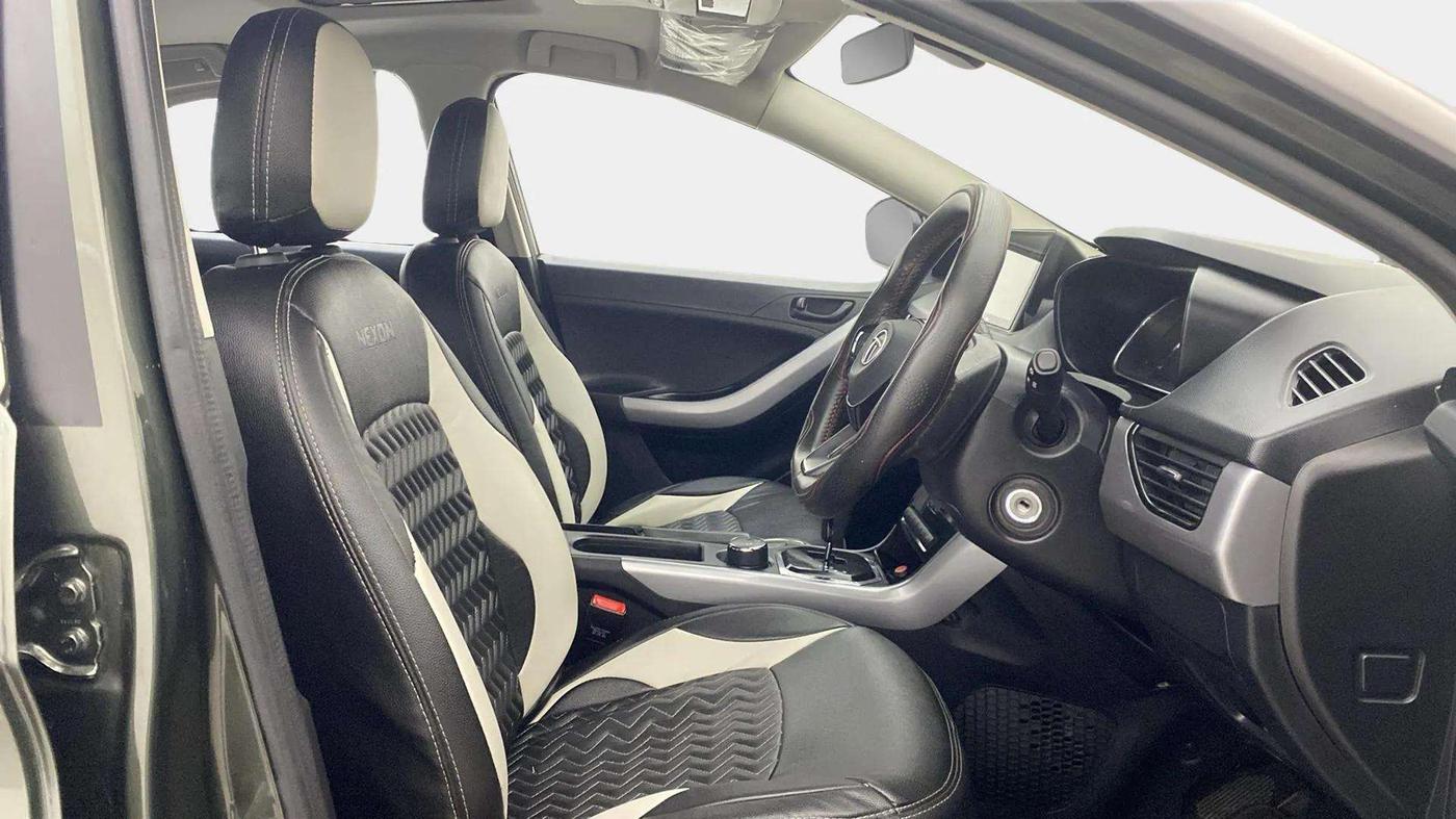 2022 Tata NEXON XMA SUNROOF PETROL, Petrol, Automatic, 23,825 km, Right Side Front Door Cabin