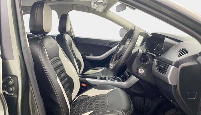 2022 Tata NEXON XMA SUNROOF PETROL, Petrol, Automatic, 23,825 km, Right Side Front Door Cabin