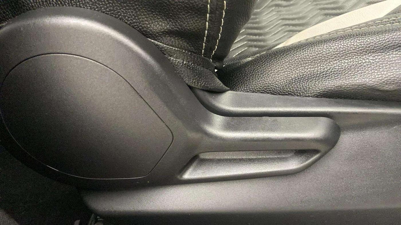 2022 Tata NEXON XMA SUNROOF PETROL, Petrol, Automatic, 23,825 km, Driver Side Adjustment Panel