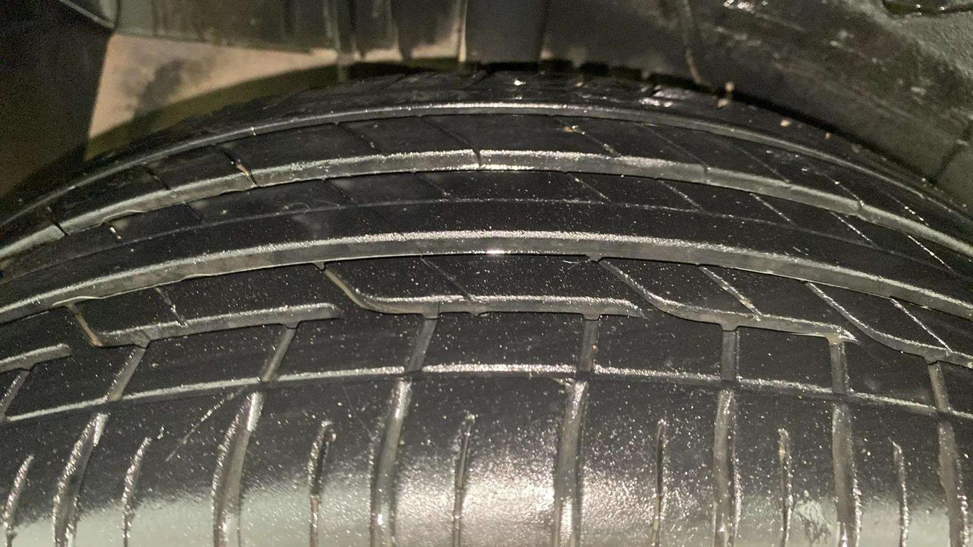 2022 Tata NEXON XMA SUNROOF PETROL, Petrol, Automatic, 23,825 km, Right Rear Tyre Tread
