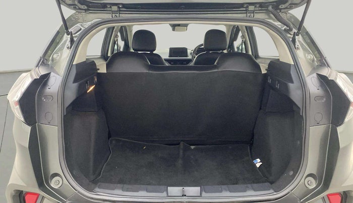 2022 Tata NEXON XMA SUNROOF PETROL, Petrol, Automatic, 23,825 km, Dicky (Boot door) - Parcel tray missing