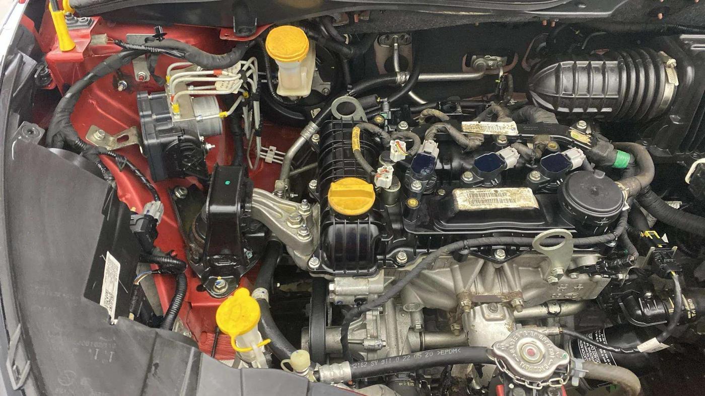 2020 Tata ALTROZ XT PETROL, Petrol, Manual, 7,610 km, Engine View - Right