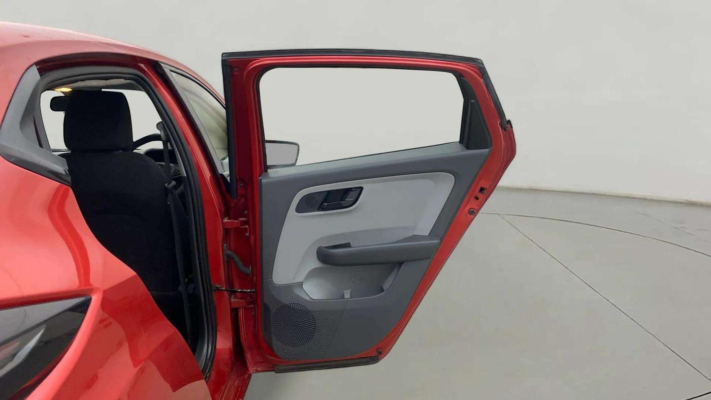 2020 Tata ALTROZ XT PETROL, Petrol, Manual, 7,610 km, RHS Rear Door