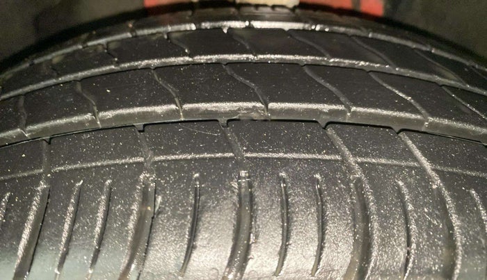 2020 Tata ALTROZ XT PETROL, Petrol, Manual, 7,610 km, Right Front Tyre Tread